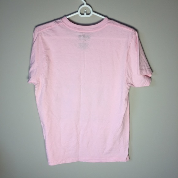 Graphic Tee Pretty in Pink Dangerous in Camo - Picture 4 of 4